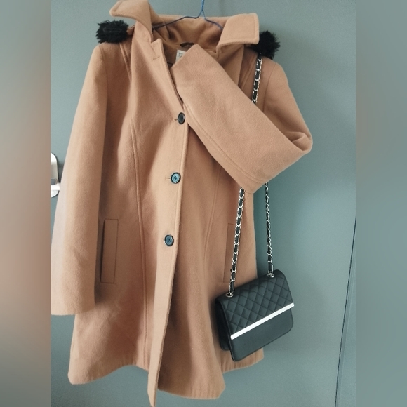 Coat - Picture 2 of 5